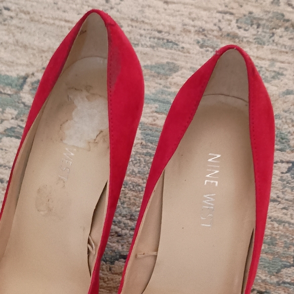 Nine West Red suede Heels Size 7W - Picture 5 of 9